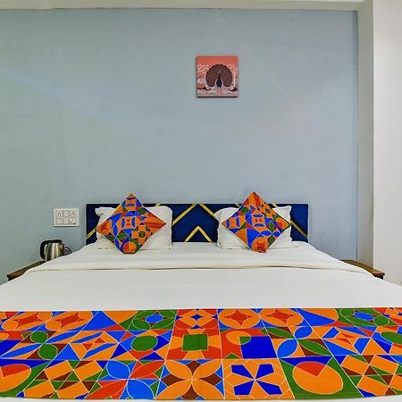 Fabhotel Code สุรัต ภายนอก รูปภาพ