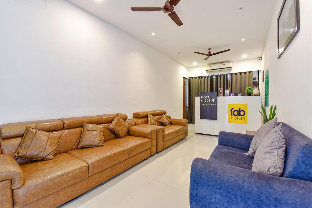 Fabhotel Code สุรัต ภายนอก รูปภาพ