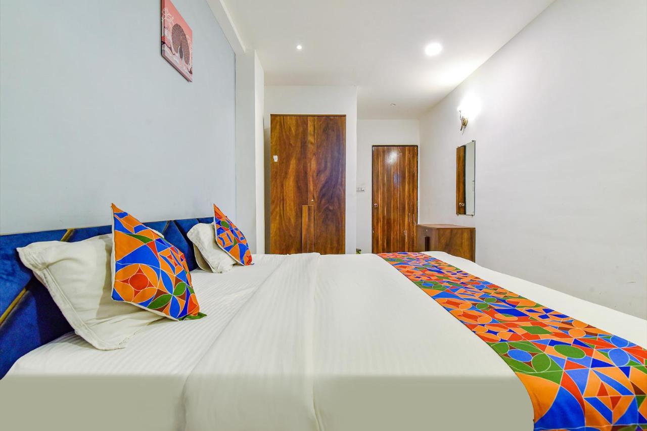 Fabhotel Code สุรัต ภายนอก รูปภาพ