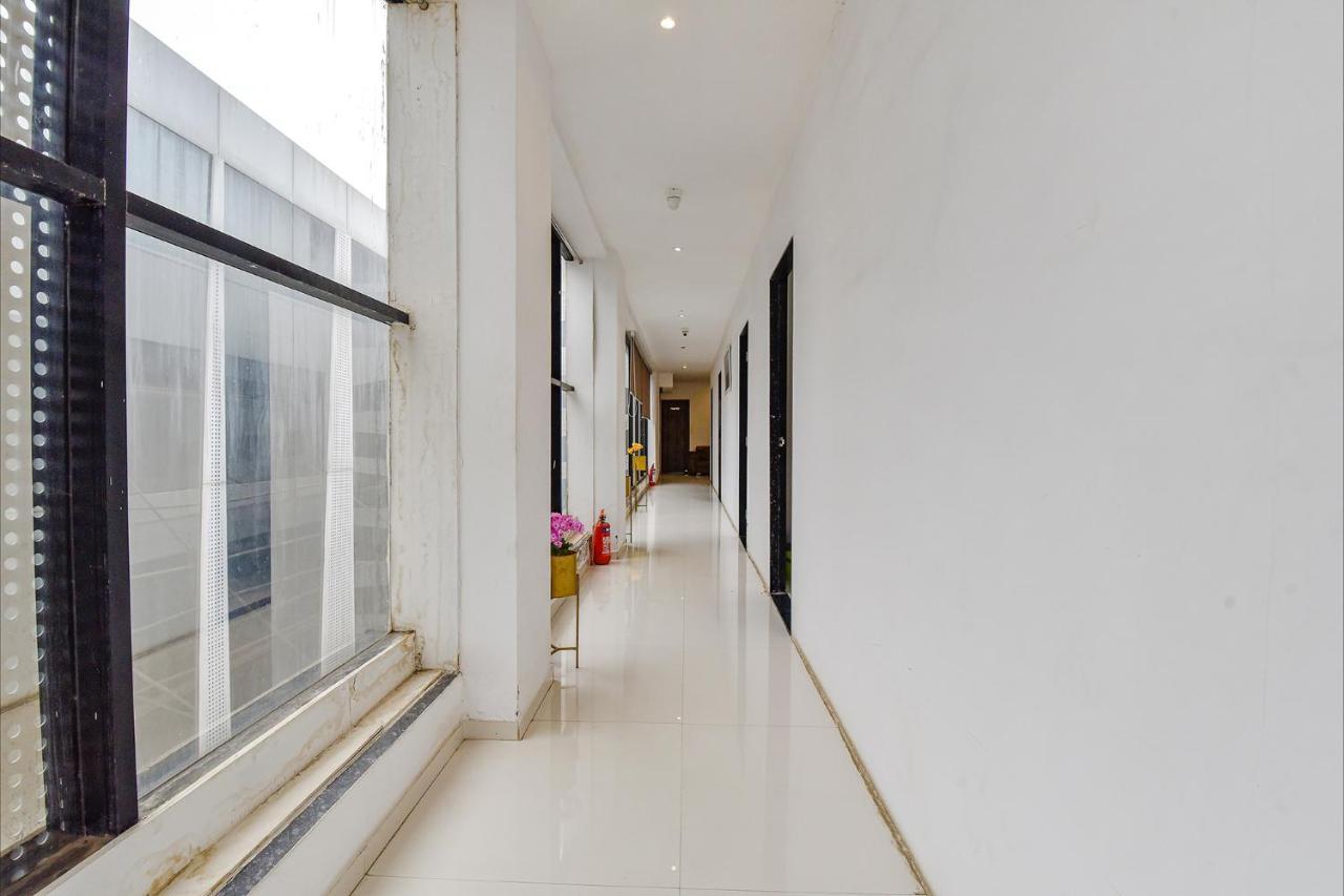 Fabhotel Code สุรัต ภายนอก รูปภาพ