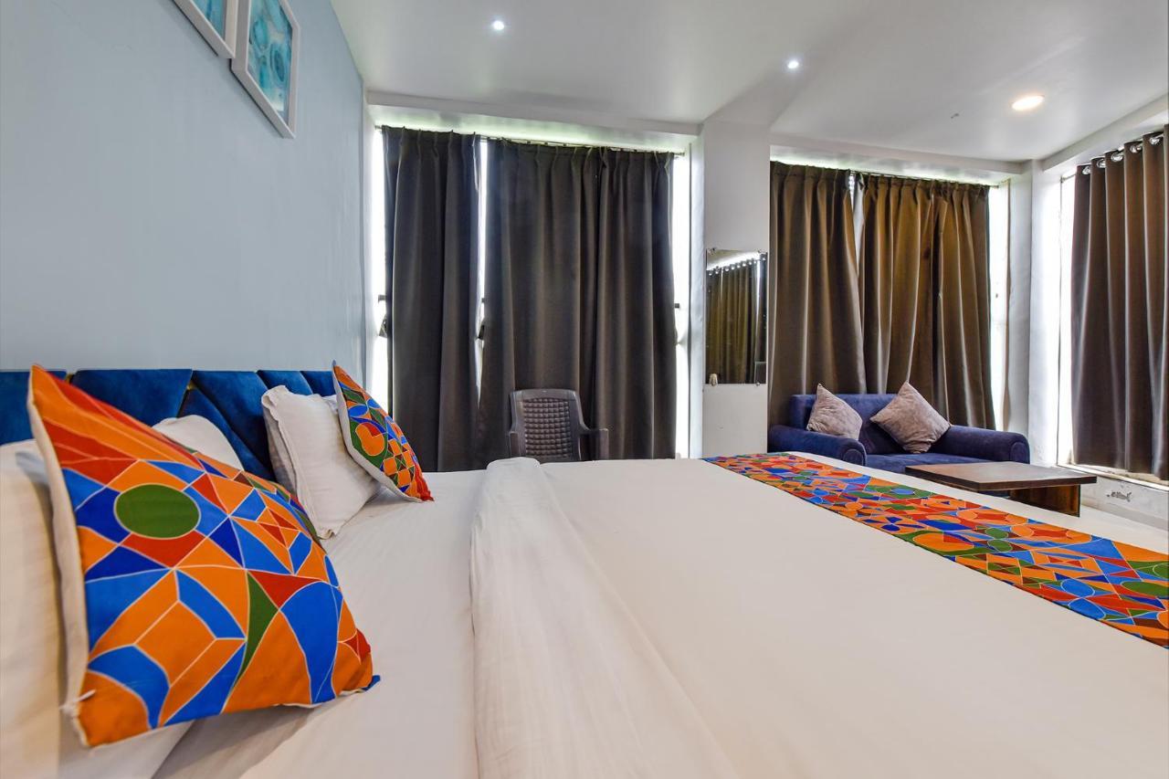 Fabhotel Code สุรัต ภายนอก รูปภาพ